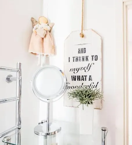 Meren Rannalla Viihtyisae Asunto.